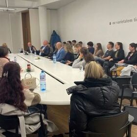 2_280x280_crop_478b24840a