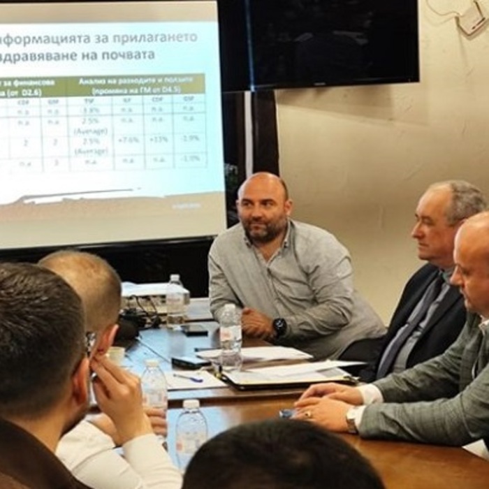 03-zemedeleca-bg_700x700_crop_478b24840a