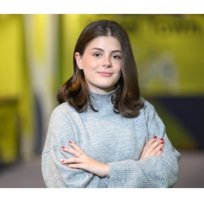 009_700x700_crop_478b24840a