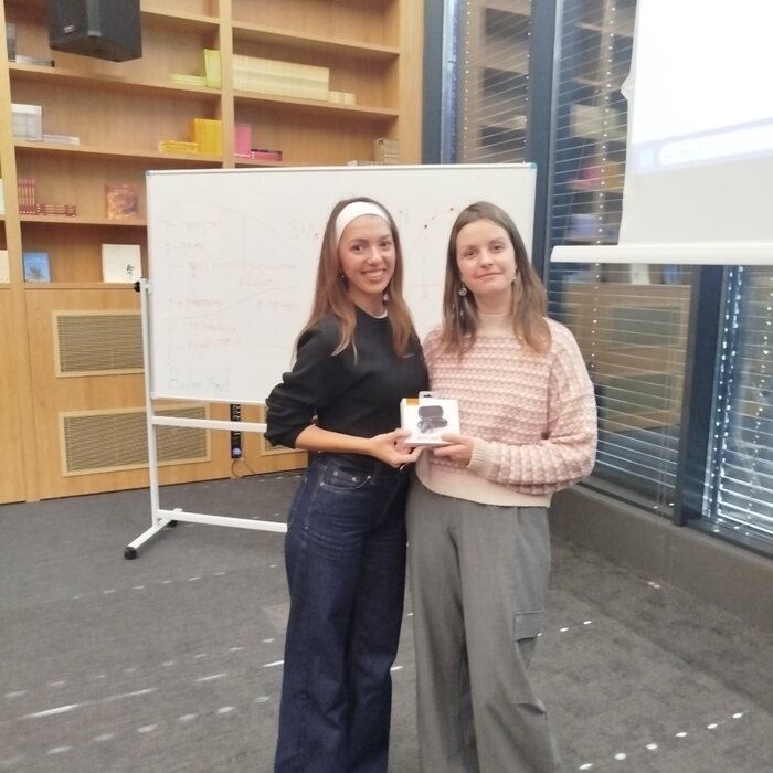 1_700x700_crop_478b24840a