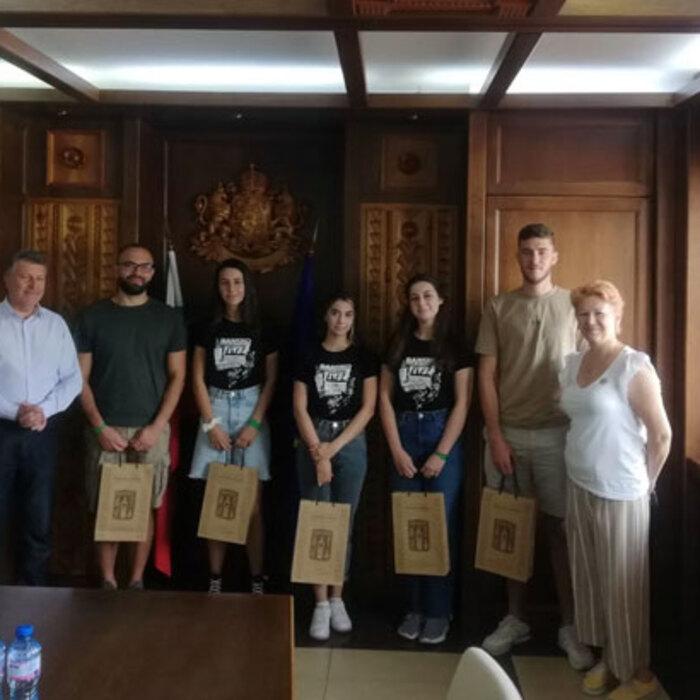 nbu-v-bansko_700x700_crop_478b24840a