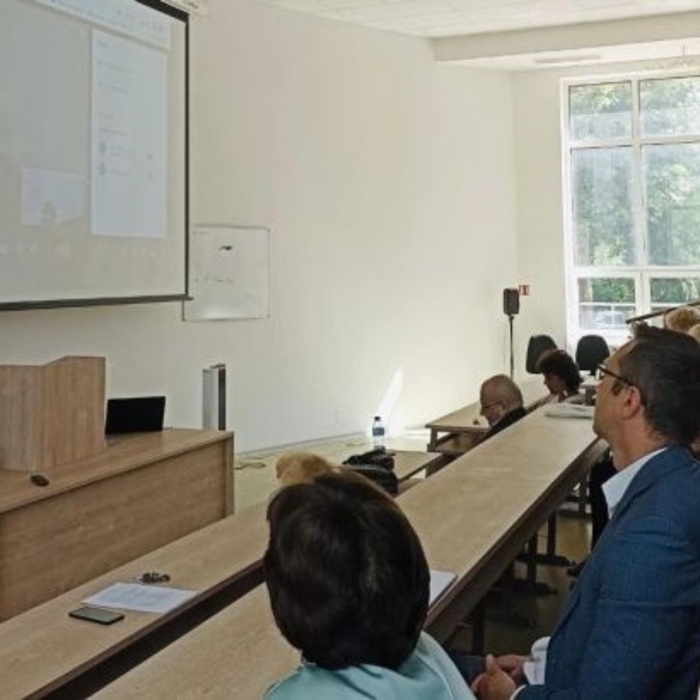 16_700x700_crop_478b24840a