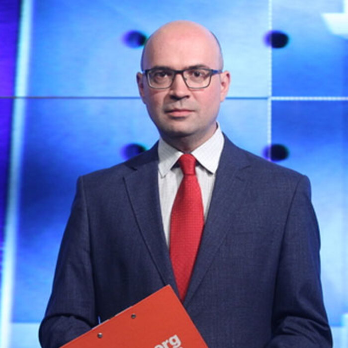 hristo-nikolov-bloomberg-tv_700x700_crop_478b24840a