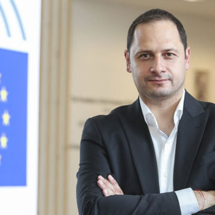 petar-vitanov-v-duma_700x700_crop_478b24840a