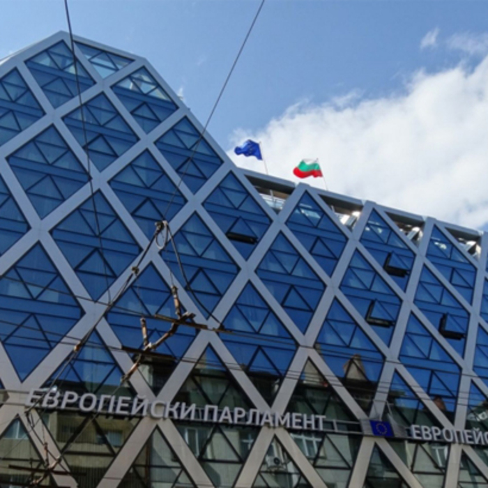 euro-com-1_700x700_crop_478b24840a