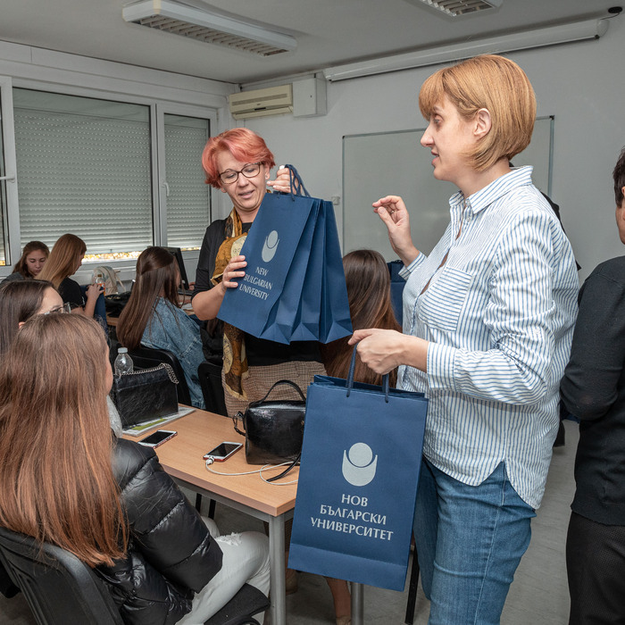 a04-a3546_700x700_crop_478b24840a