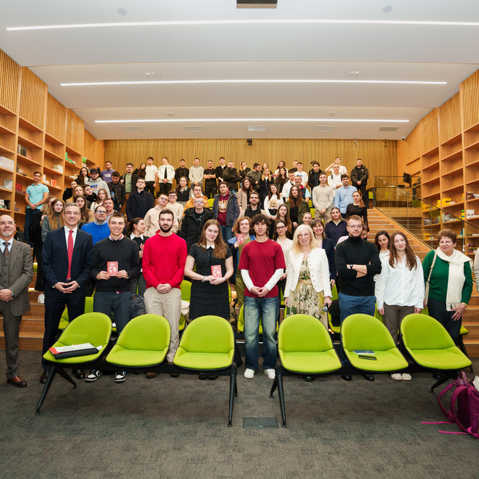 stroeni-zaglavna_700x700_crop_478b24840a