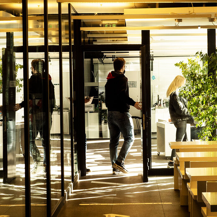 2500639_700x700_crop_478b24840a